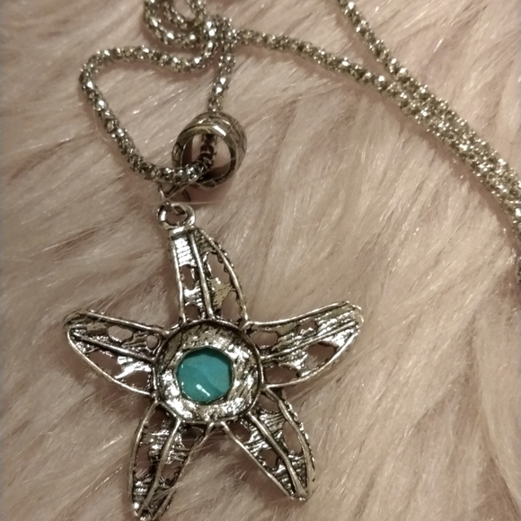 NEW By The Sea Starfish Pendant Necklace in Silvertone and Turquoise! - Picture 4 of 4